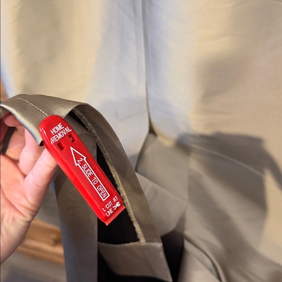 Sachin & Babi Bonnie Gown - Picture 11 of 12